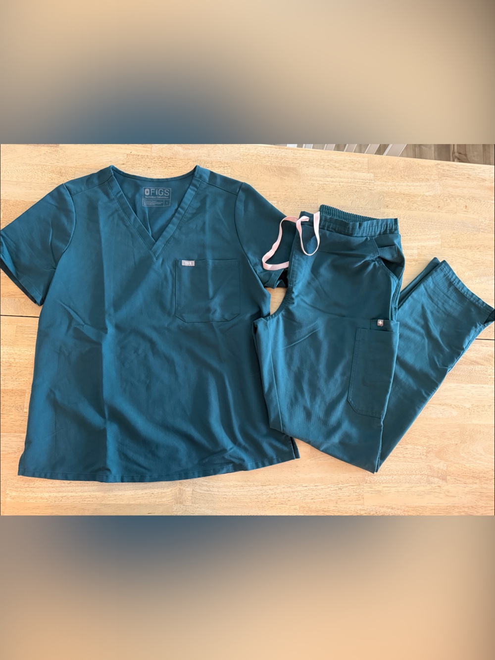 Figs Women’s Caribbean Blue scrub set